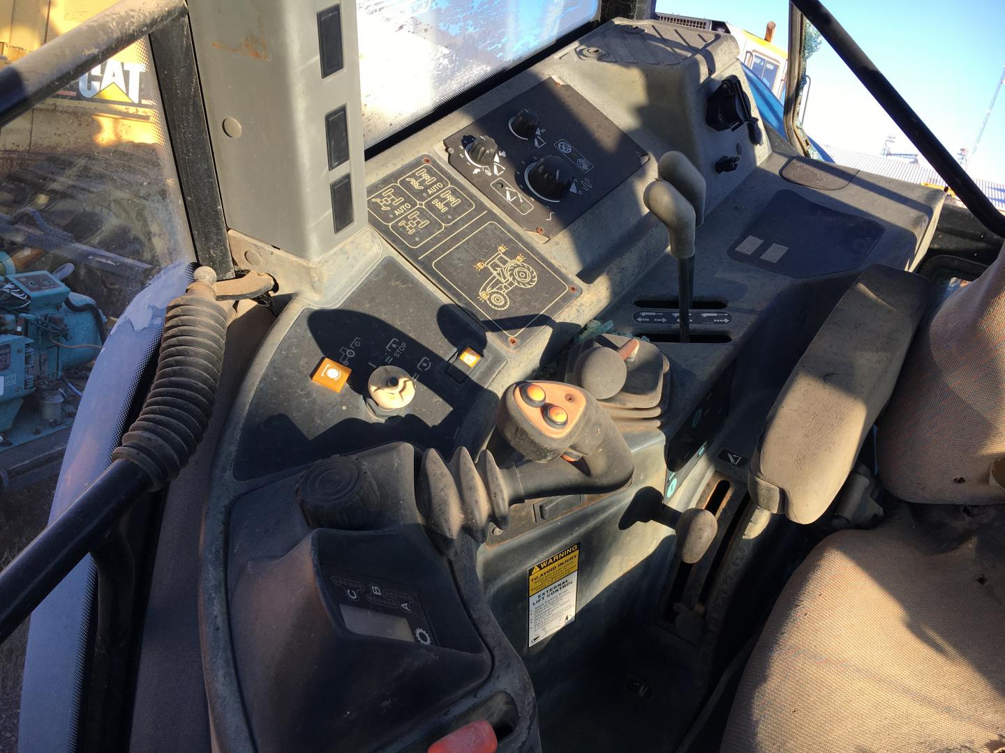 ./imagenes/INVOICE/2019/13858/TRACTOR NEW HOLLAND_8530 (41).JPG